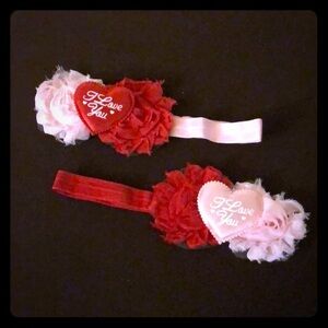 I Love You Hairbows, available in pink or red